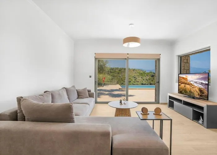 Chriselia - 3 Bedrooms With Sea Access Villa Vathi (Meganisi)