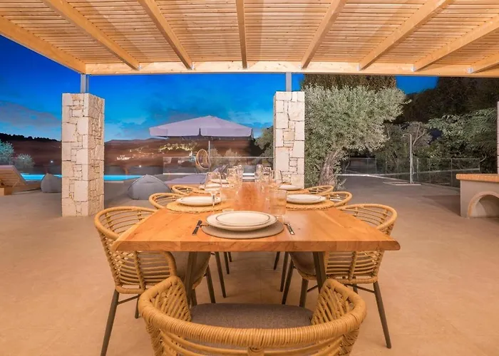 Chriselia - 3 Bedrooms With Sea Access Vathi (Meganisi)